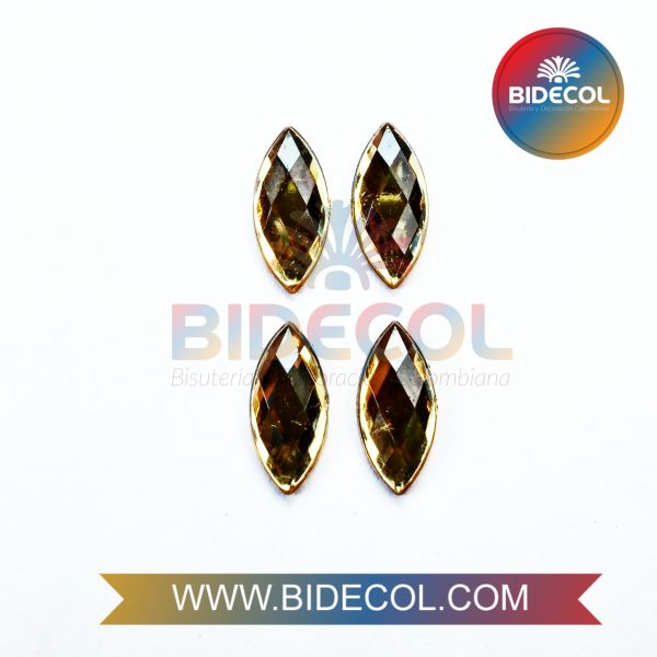 Piedra Para Pegar Acrilica Rombo 1.5cm Dorado x 2pares
