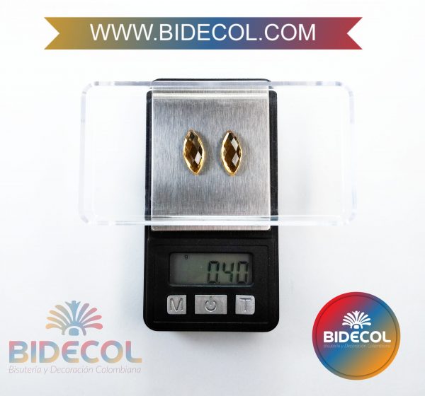 Piedra Para Pegar Acrilica Rombo 1.5cm Dorado x 2pares - Image 3